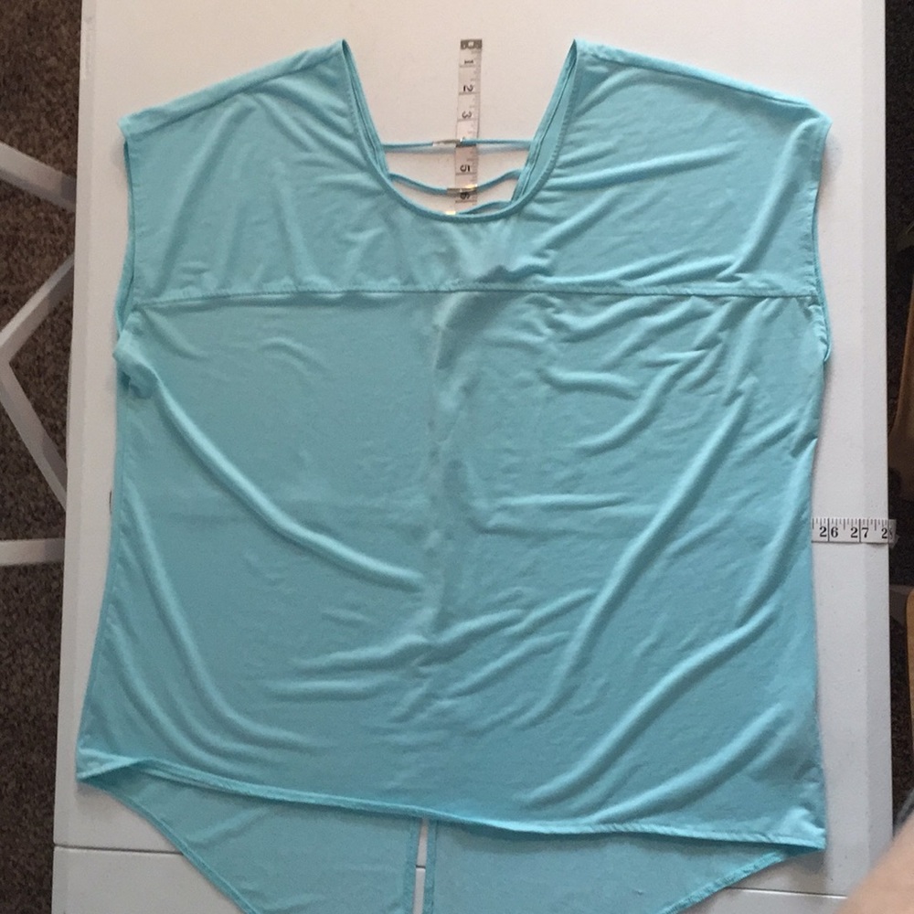 Women’s pullover top